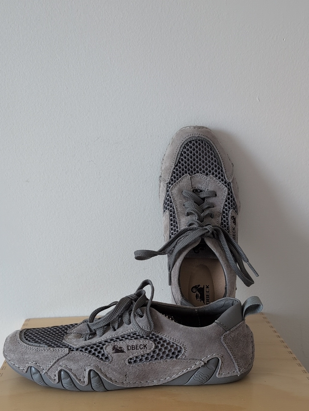 Dbeck Women’s Gray Suede & Mesh AIRWALKER  Athletic Sneakers